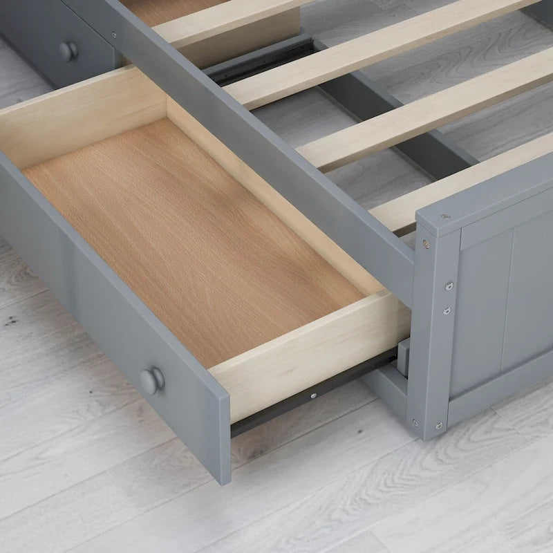 Holzbett in Full-Size mit All-in-One-Schrank und Regal